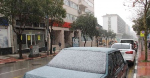 Manisa’da kar yağışı başladı