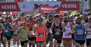 Uluslararası Vestel Manisa Yarı Maratonu renkli görüntülere sahne oldu
