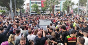Bakan Kasapoğlu’ndan Togg’la Manisa’da ilçe turu