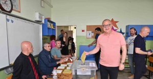 Başkan Ergün ailesiyle birlikte oyunu kullandı