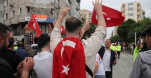 Manisalılardan halaylı kutlama
