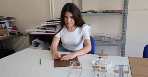 Görme engelli öğrenciden takı tasarımında...