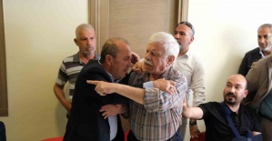 Manisa CHP’de kurultay talebi ortalığı karıştırdı
