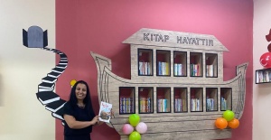 Manisalı öğretmen 7 yılda okullara 14 kütüphane kazandırdı