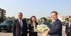 Manisa Valisi Enver Ünlü göreve başladı