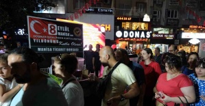 Manisa Ticaret Borsası’ndan vatandaşlara üzüm şırası ikramı