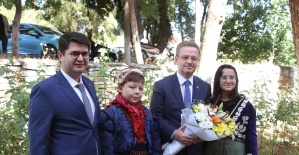 Vali Enver Ünlü Kula’da temaslarda bulundu