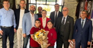 Türk Kızılayı Manisa’da Dünya Kız Çocukları Gününü Unutmadı