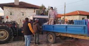 Manisa Büyükşehir Belediyesinin makine desteği üreticinin elini rahatlattı