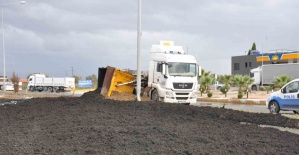 Manisa’da kimyasal atık taşıyan tır devrildi: 1 yaralı