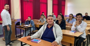 Manisalı çift 40 yaşından sonra üniversiteli oldu