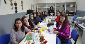 Soğuk Seramik Kursu ile ekonomilerine...