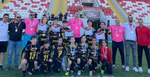 Okul sporları küçük erkekler futbol şampiyonasının çeyrek finalleri Kula’da düzenlendi