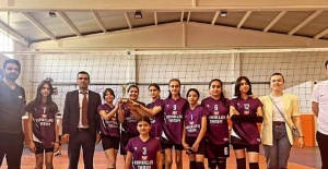 Sarıgöl’de Yıldız Kızlar Voleybol Turnuvası tamamlandı