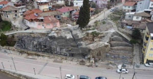 Demirci’de görüntü kirliliği oluşturan alana şelale yapılıyor