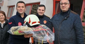 Manisa Büyükşehir’in ateş savaşçılarına yeni koruyucu kıyafetler