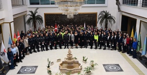 Manisa Emniyeti’nden anlamlı 8 Mart kutlaması