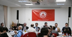 Salihli protokolü, huzurevi sakinleriyle iftar yaptı