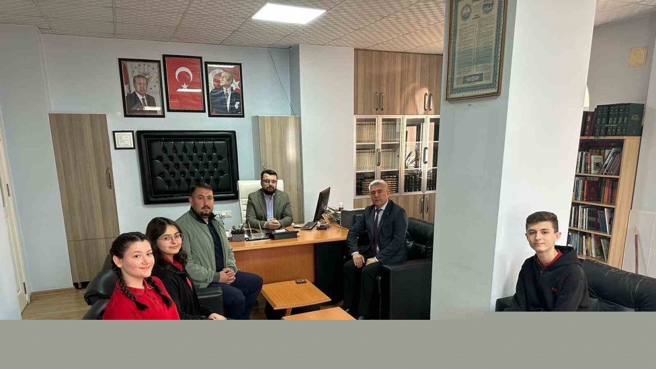 Sarıgöl Hayriye Ertürk Anadolu lisesi ödüle doymuyor