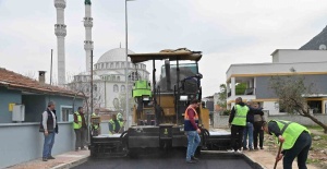 Turgut Özal Mahallesi’nin yollarını yeniliyor