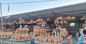 Yol kenarındaki yöresel ürün satış stantları büyük ilgi görüyor