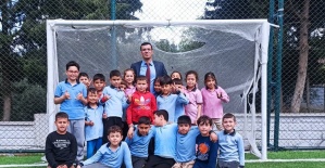Okullarına kavuşan öğrencilerin yüzü gülüyor