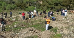 Salihli’de öğrenciler fidan dikerek geleceğe nefes oldu