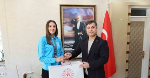 Şampiyon Eylül Aygül memleketinde ödüllendirdi