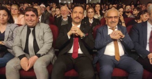Selendili gençlerin tiyatro gösterisi ilgiyle izlendi