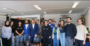 Somalı genç NASA’da Türkiye’yi temsil edecek ekipte yer aldı