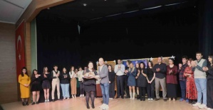 Turgutlu’da sahnelenen ‘Yakından kumanda 2’ yoğun ilgi gördü
