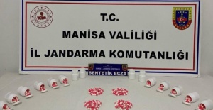 Üzerinde yüzlerce sentetik ecza hapı ele geçirildi