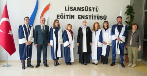Başarılarla dolu hayatını 72 yaşında doktorayla taçlandırdı