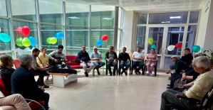 Demirci Devlet Hastanesinden hastalara müzikli moral etkinliği