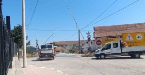 Hemzemin geçitteki arızaya müdahale yöntemi şaşırttı