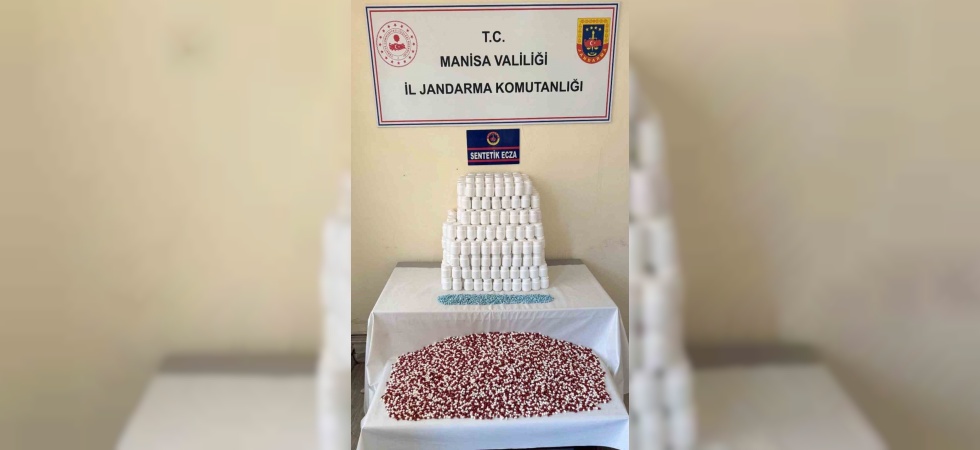 Kayalıkta ve çalılar arasında uyuşturucu deposu