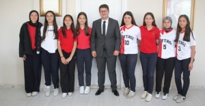 Kaymakam Özdemir sporcuları ağırladı