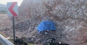 bManisada motosiklet yoldan çıktı:.../b