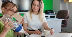 Manisalı ilkokul öğrencisi atık malzemelerden sessiz süpürge yaptı