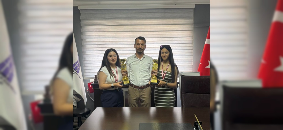 Manisalı kuaförler Denizli’den kupayla döndü