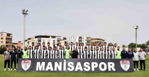Manisaspor, şampiyonluk kupasını kaldırdı