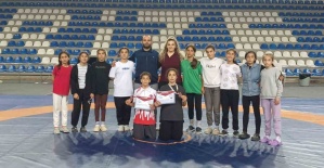 Salihlili güreşçiler, Rize’den madalyalarla döndü