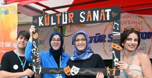 Üniversiteliler Bahar Şenliği ile sınav öncesi moral buldu