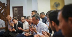 CHP Genel Başkanı Özel, Başkan Zeyrek için düzenlenen mevlide katıldı
