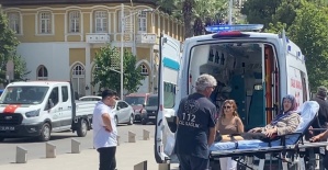 Ferdi Zeyrek’in taziyesinde yaşlı kadın fenalaştı