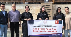 Gördes MTAL öğrencileri staj için Prag’a uçtu