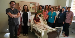 bKesilmek üzere olan bacak doktorların.../b