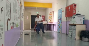 Manisa’nın ’Hademe Ressamı’ gençlere ilham veriyor