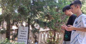 Selendi’de mezarlıklara ziyaretçi akını