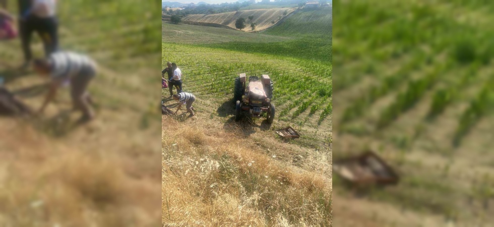 Selendi’de traktör devrildi: 1 ölü